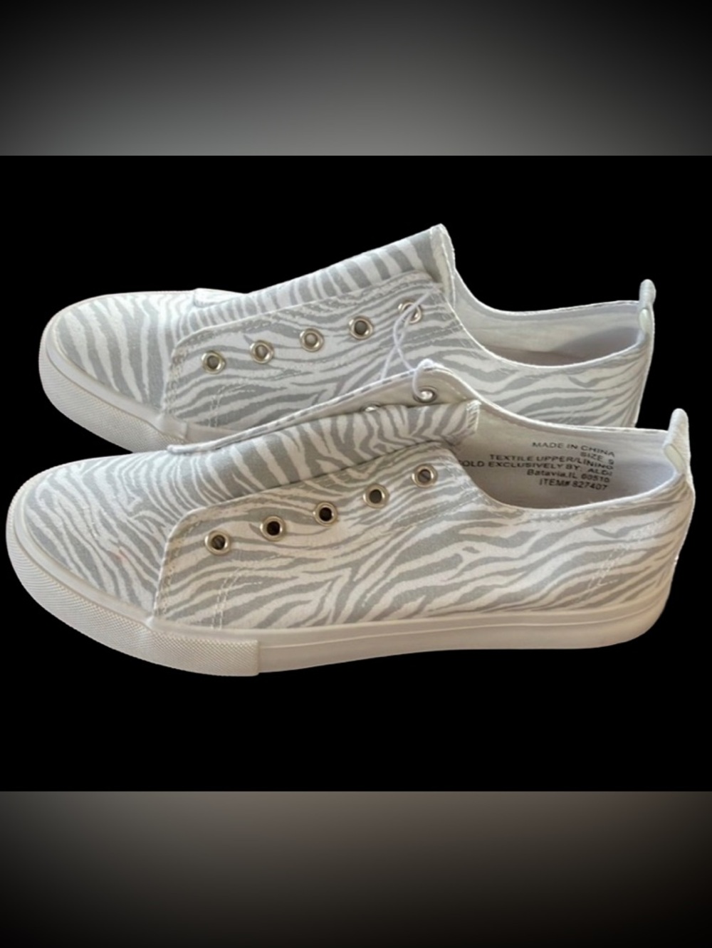 Serra Zebra Pattern Sneakers with White Accents Size 9, but fit like size 10